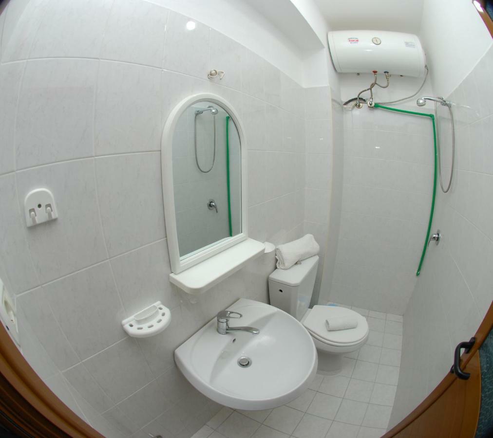 Eduart Apartments Sarandë Buitenkant foto
