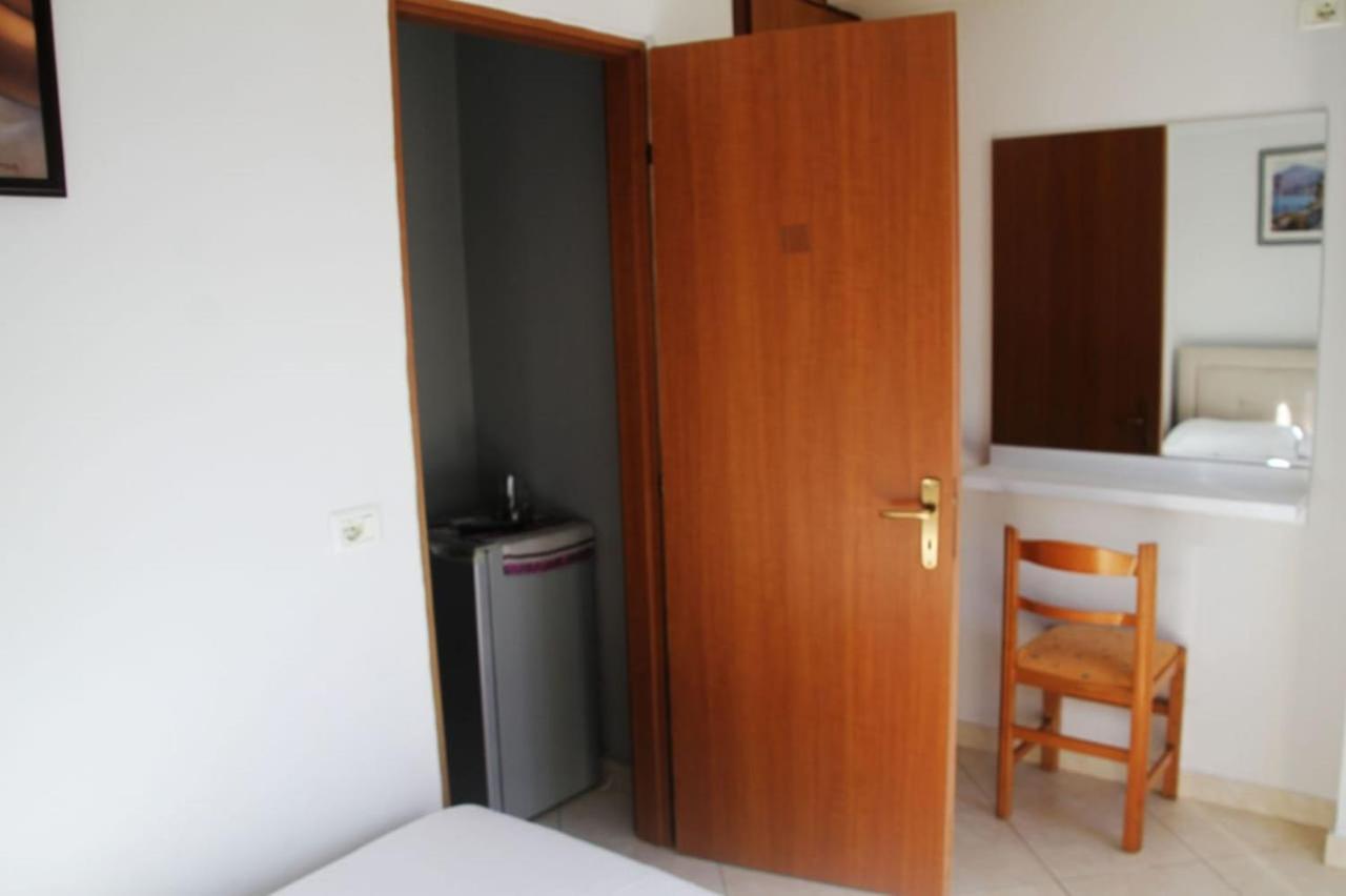 Eduart Apartments Sarandë Buitenkant foto